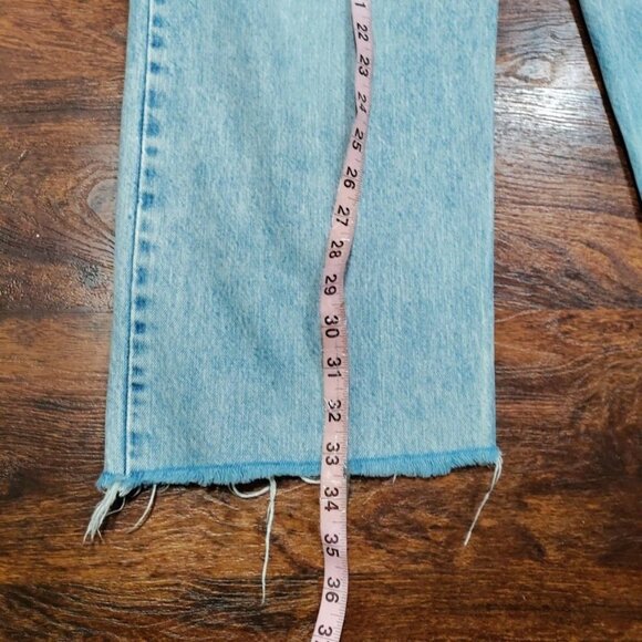 Levis Premium Light Wash Cropped Straight-Leg Jeans 27 - Picture 10 of 12